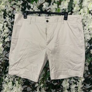 Men's Stylish Cream Flat Front Shorts